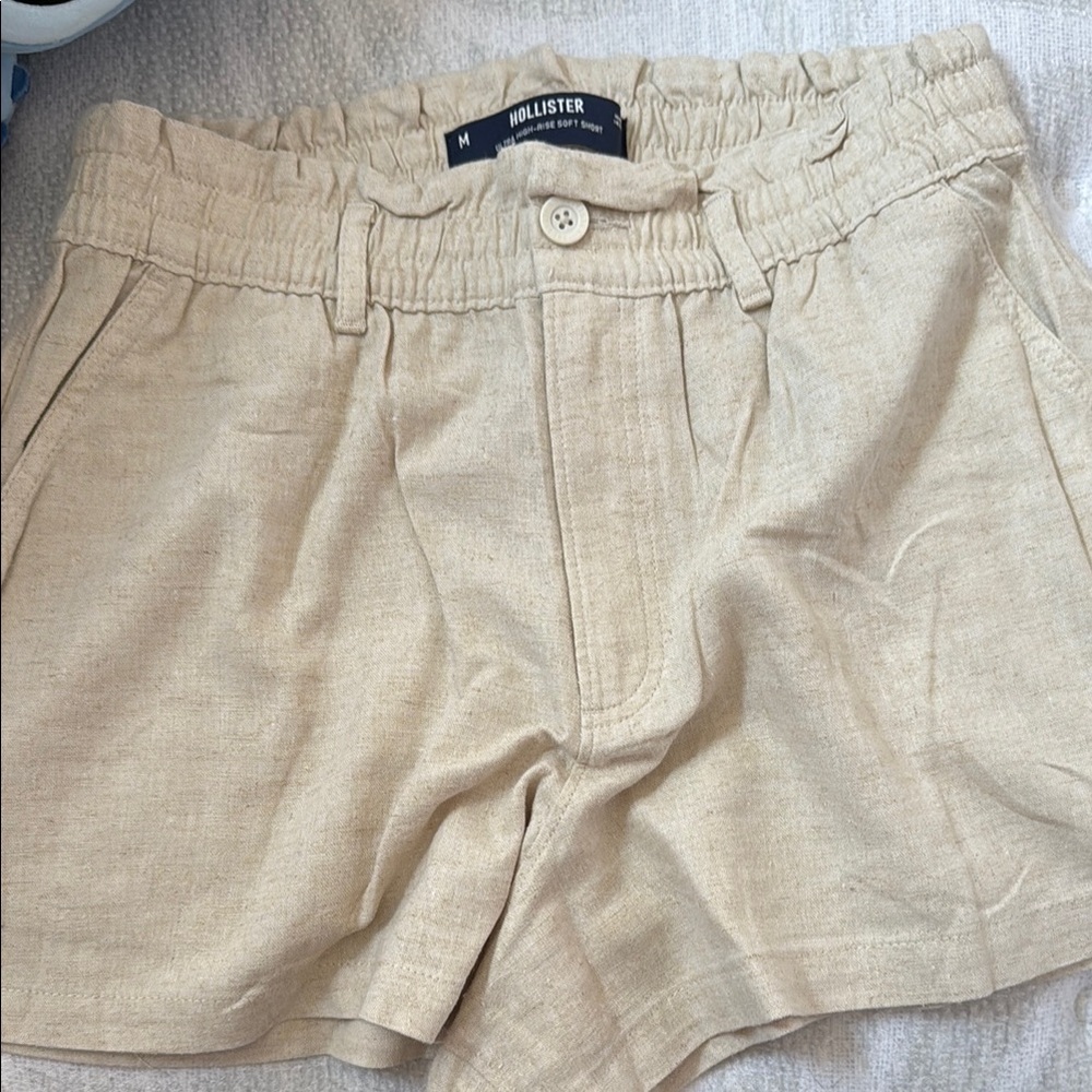 Hollister Women's Cream High Waist Shorts